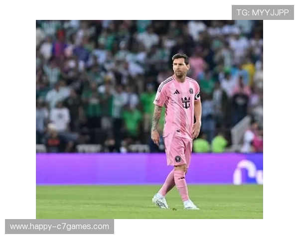 梅西加盟迈阿密国际队首秀表现亮眼 成为美国足球新标杆